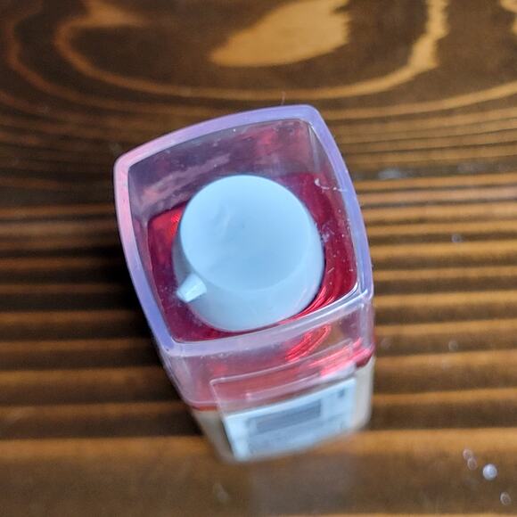 REVLON AGE DEFYING 3X Liquid Foundation SPF 20 - 30 SOFT BEIGE✨️NEW✨️ - Picture 5 of 8